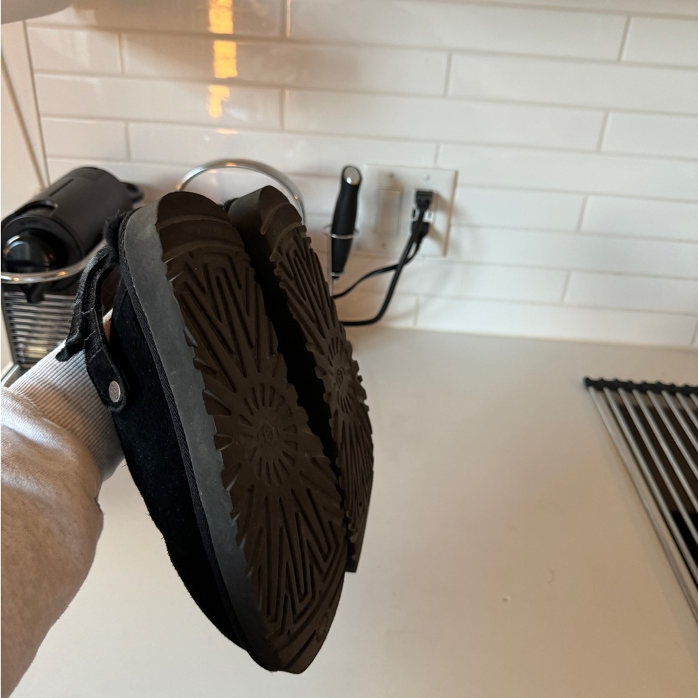 UGG slippers - Picture 3 of 3